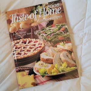 LIKE NEW!! 2008 Taste of Home Annual Cookbook